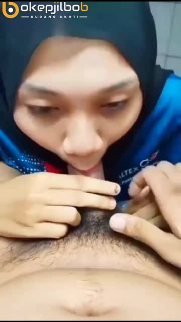 Hijab Buruh Pabrik Mengaku Masih Single