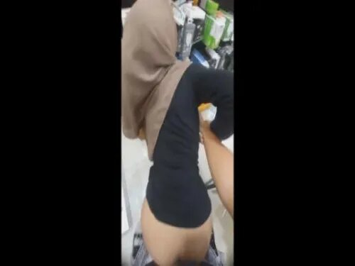 Doggy Cewe Jilbab Di Konter HP