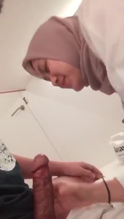 youav.website Mahasiswi Hijab sepong kontol gede banget