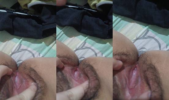 Bokep simontok esemah spillin lubang memek basah